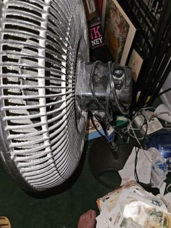 Two Working 3 Speed Fans & Height Adjustable 