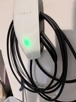 Tesla universal wall charger