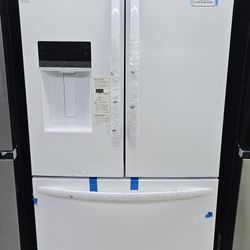 New Refrigerator Refrigerador  nuevo 
 Warranty Garantia Por Escrito 20 años 
Garantizando cada producto que vendemos 