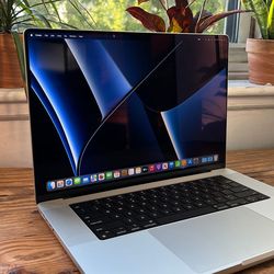 🚀 MacBook Pro 16” (2021) M1 Max | 32GB RAM | 1TB SSD | Model A2485 + Case 🚀