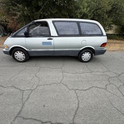 1991 Toyota van 4 x 4 great on gas very reliable clean title