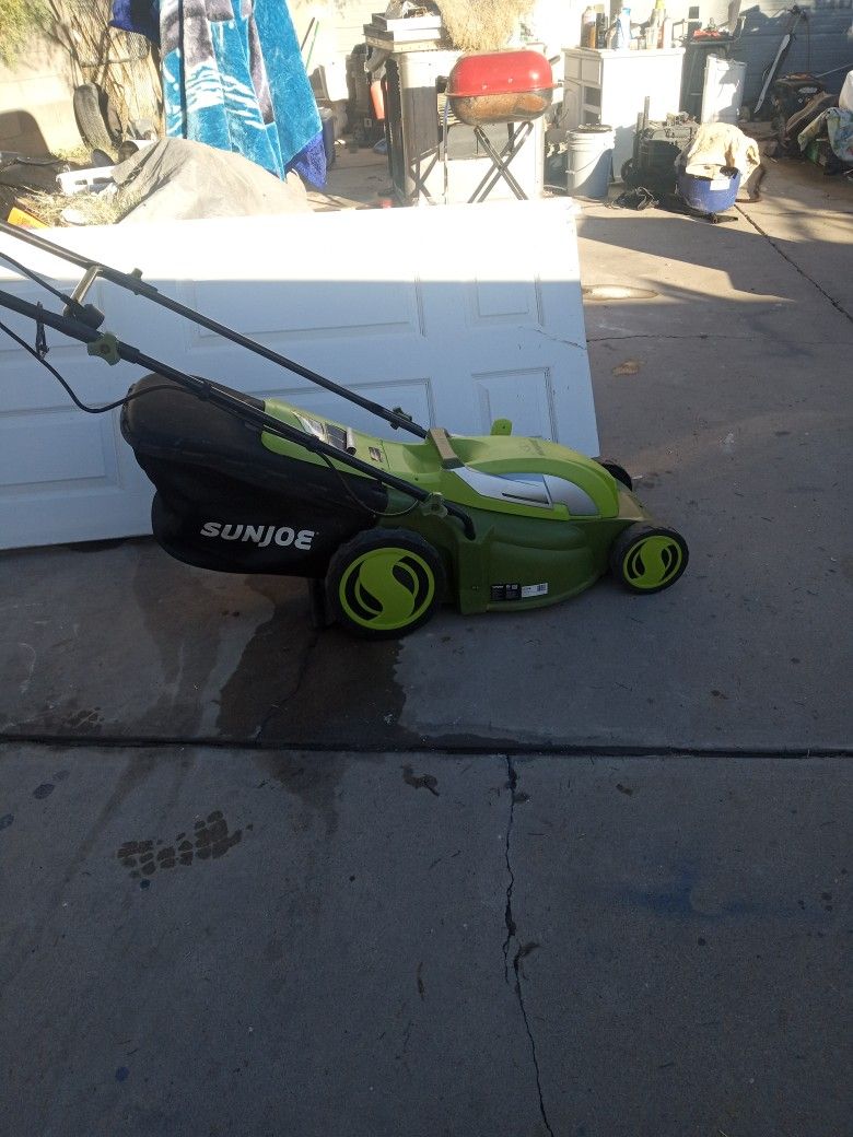 Sun Joe Lawn Mower 