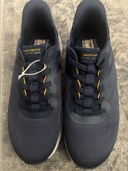 New men’s navy blue Skechers hands free swift fit memory foam PUO near Cedar and Shepherd size 10.5