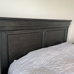 King Bedroom Set