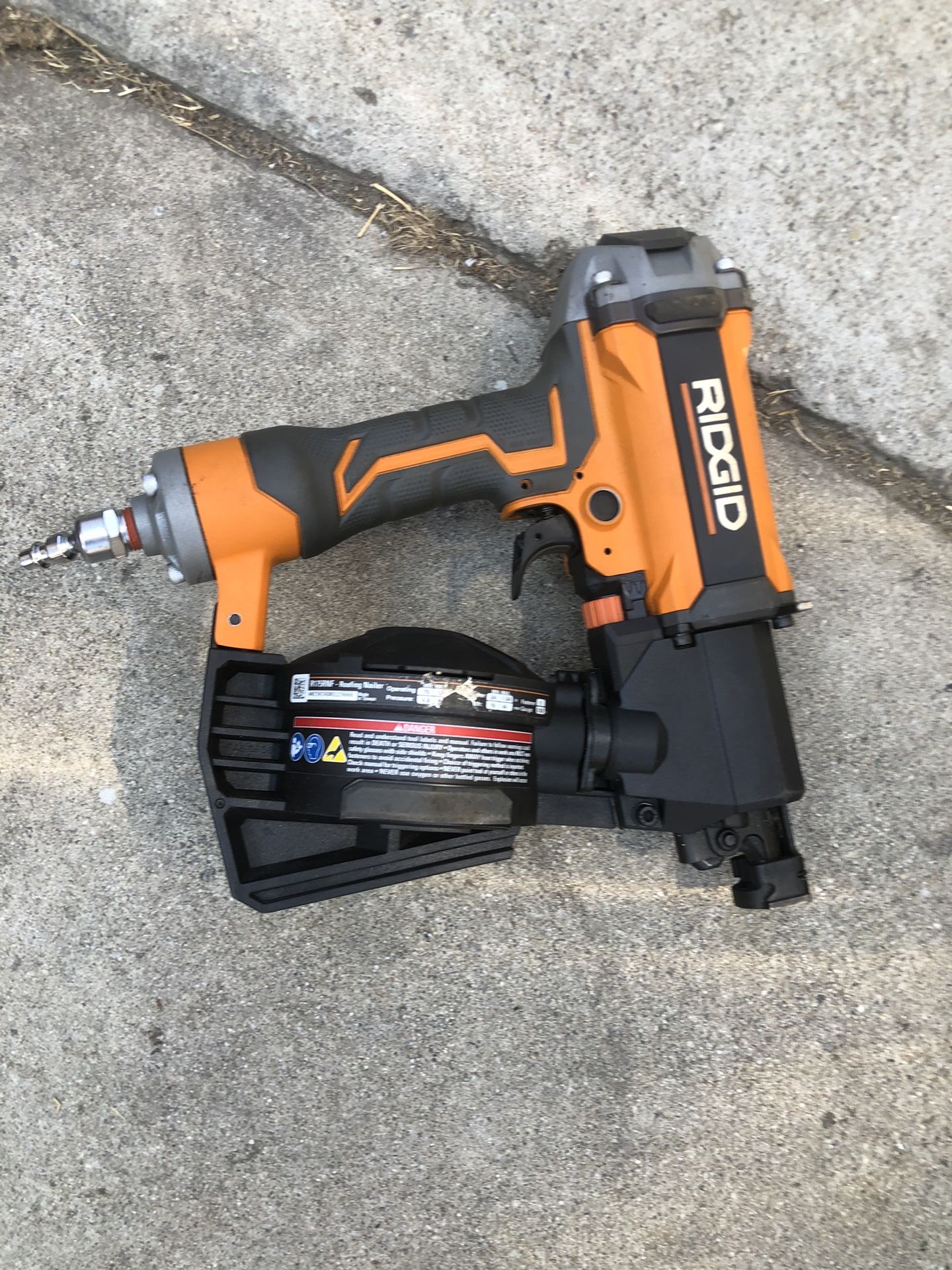 RIDGID Pneumatic 15 Deg. 1 3/4 in. Coil Roofing Nailer Solo...