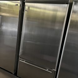 Sub Zero 36”Wide Built In Bottom Freezer Refrigerator Stainless Steel