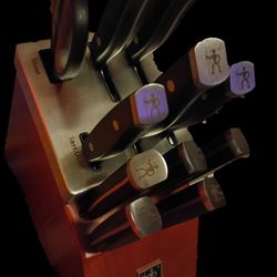 Henkels 12 Piece Self Sharpening Knife Set