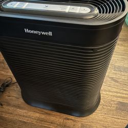 Honeywell Air Purifier Nice Unit Need Gone Still Great Condition 80 Firm  Used 