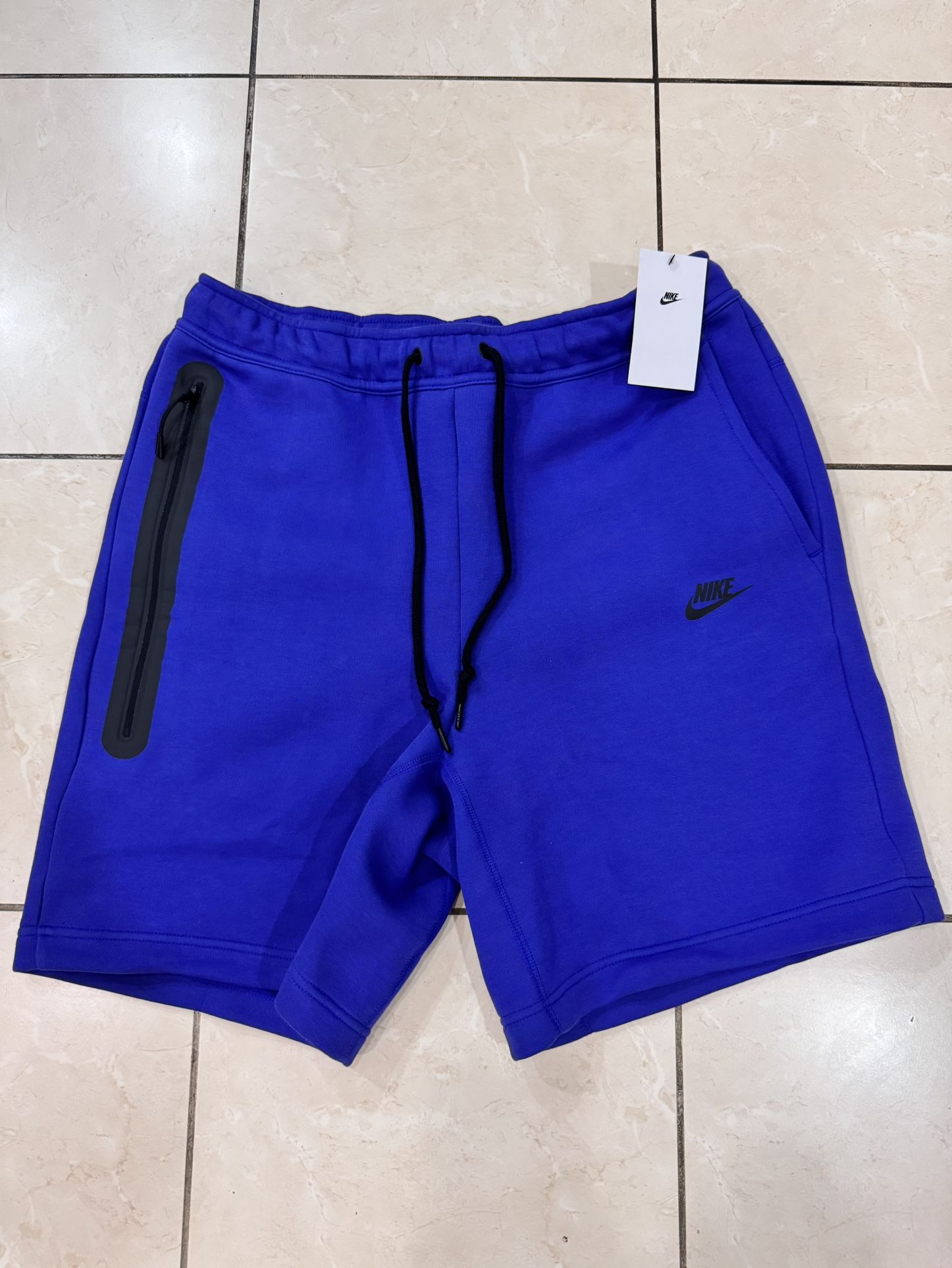 BRAND NEW NIKE SPORTSWEAR TECH FLEECE MENS SHORTS