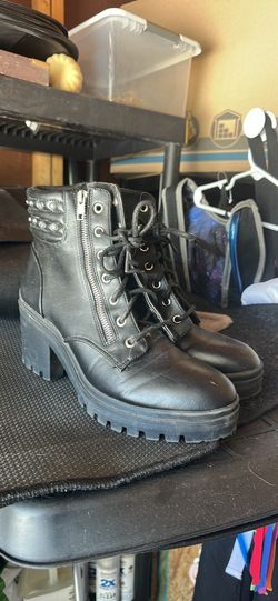 womens nobo boots - size 11