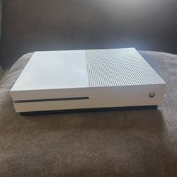 Xbox 1S In Decent Condition