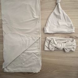 Receiving Blanket, Beanie, Bow