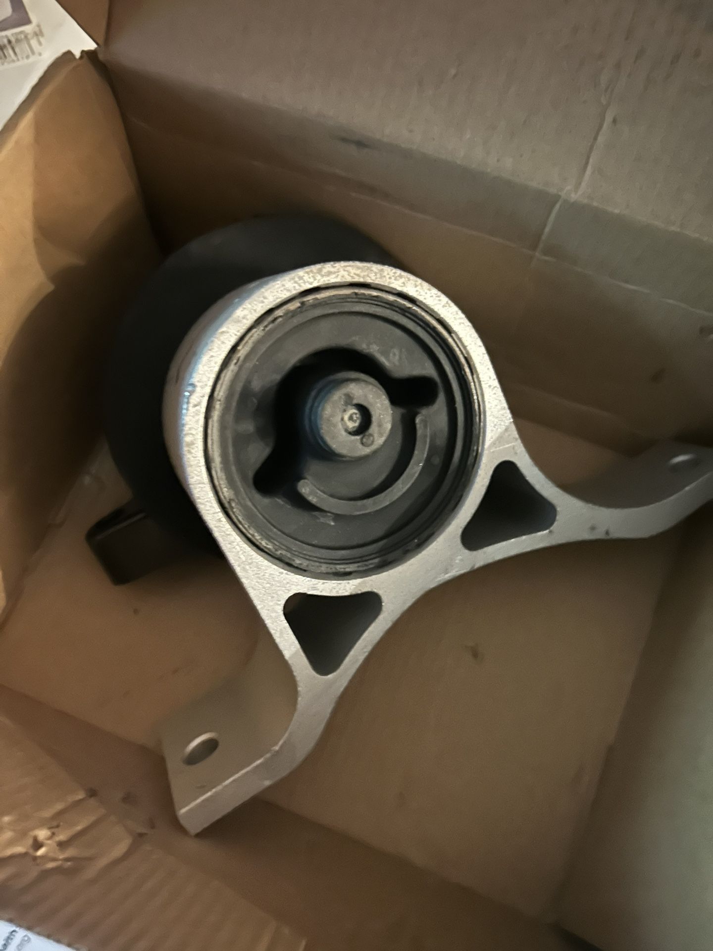 Nissian Passenger Motor Mount