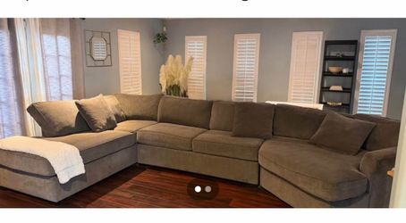Living spaces aspen sectional sofa $700 OBO
