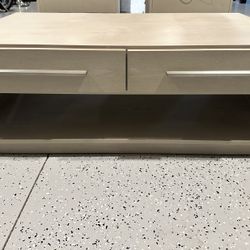 🌟 For Sale: 🌟 New Coffee Table from City Furniture - Only $280! 🌟