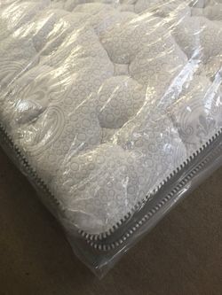 New Blue Gel Pillowtop Mattress and Boxspring
