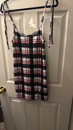 Small dress red black and white patterns