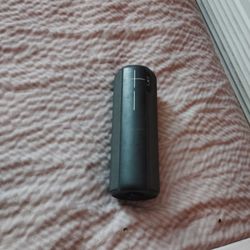 UE Boom 3 Ultimate Ears  Portable Bluetooth Speaker Like Blnew