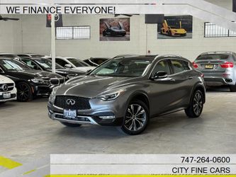 2018 INFINITI QX30 Essential