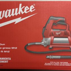 Milwaukee M12 Cordless Grease Gun