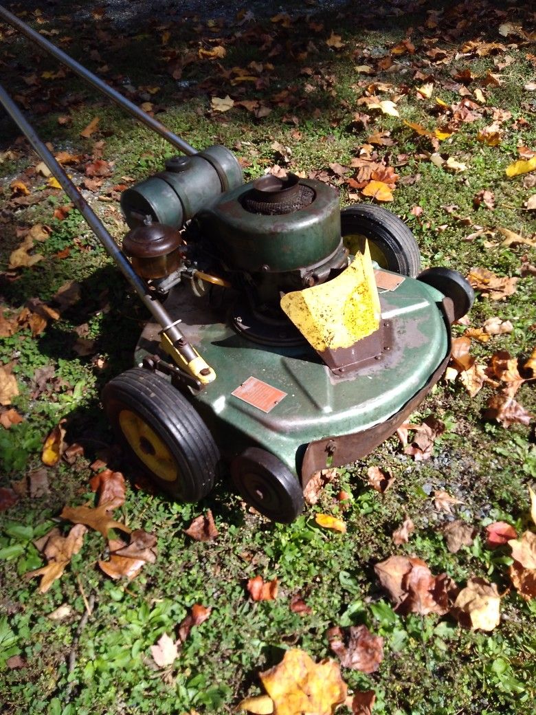1939. GOODALL LAWNMOWER. LAWSON ENGINE. STARTS & RUNS ON SECOND PULL VERY COOL MOWER