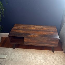 Lift Top Coffee Table - Great Shape 