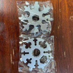 2 Pcs Stainless Steel Christmas Snowflake Multi Tools Keychain - Silver
