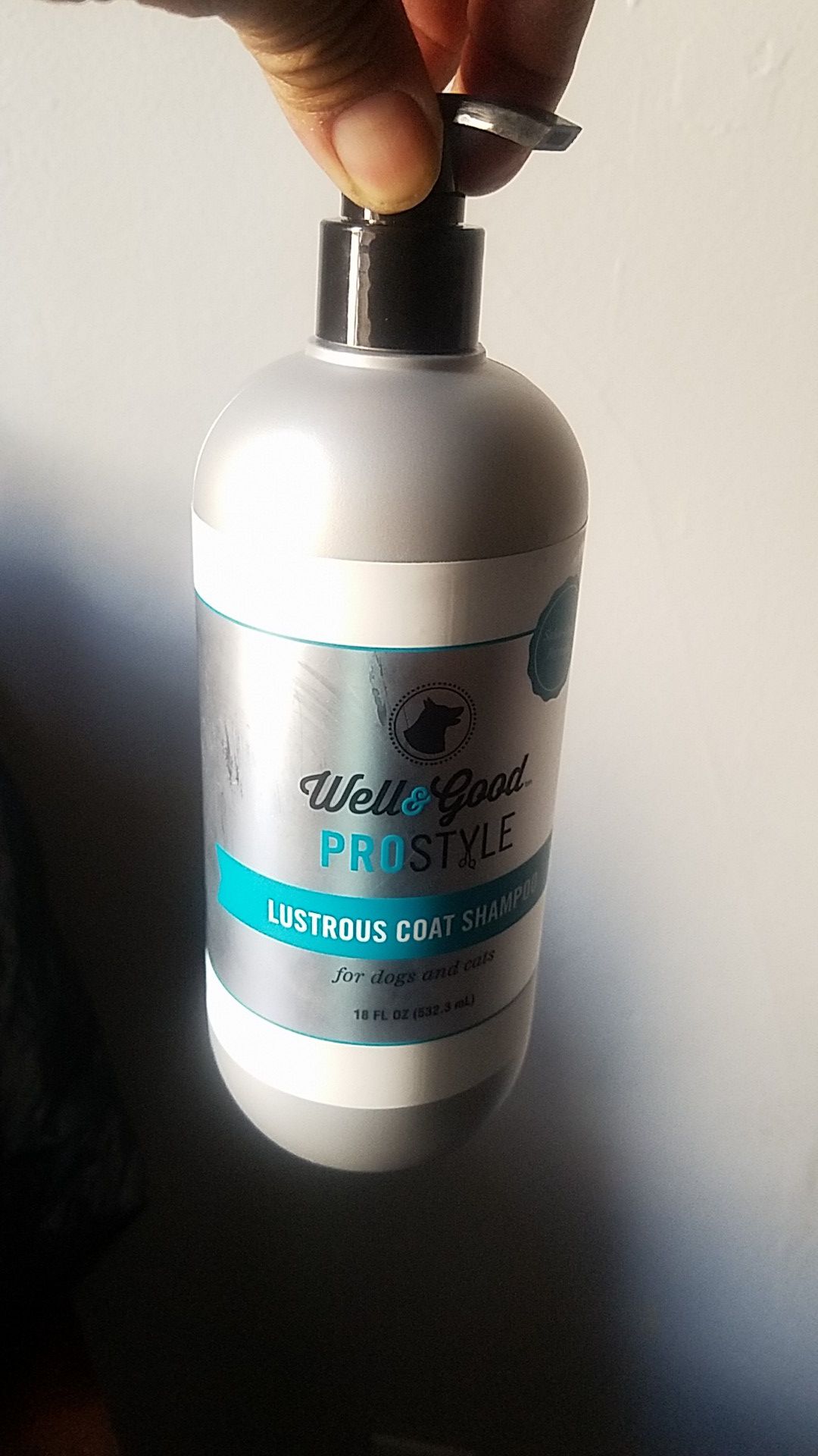 Well and good pro style dog and cat shampoo