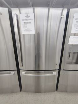 Weekend Special! GE 24.8 Cu. Ft. Bottom Freezer Refrigerator In FingerPrint Resistant Stainless Steel, Standard Depth ENERGYSTAR