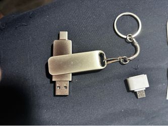2TB USB-C USB 3.2 Flash Drive with Keychain