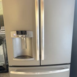 French Door with Dual Ice maker 