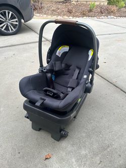 Nuna PIPA Infant Car Seat with Base