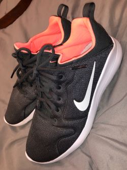 Women’s Nike shoes