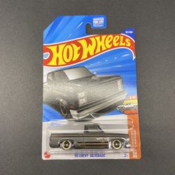 HOT WHEELS/'83 SILVERADO**READ DESCRIPTION 