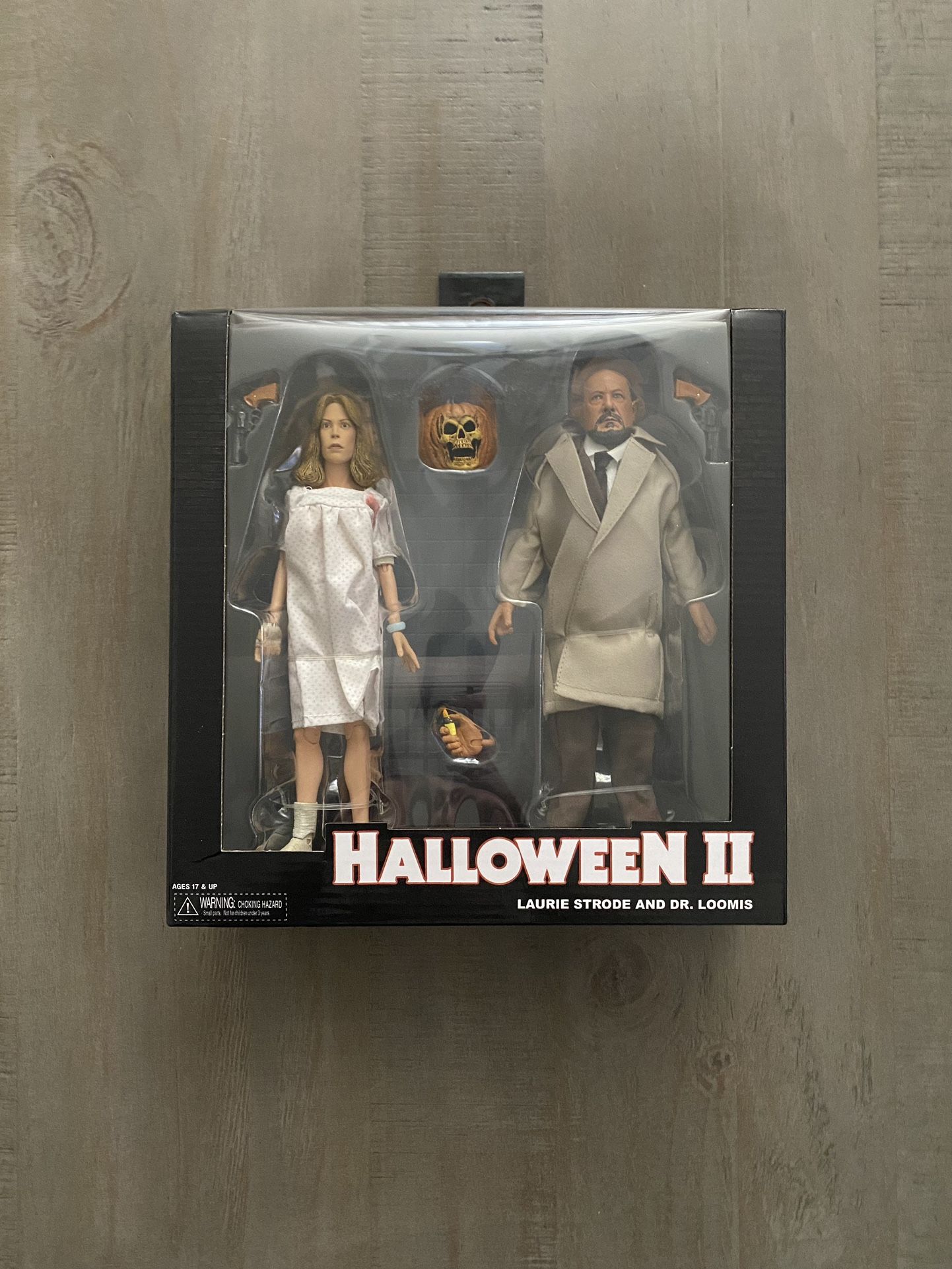 In Hand, Brand New, Never Opened NECA - Halloween 2 (1981) - Dr. Loomis and Laurie Strode - Clothed 7” Action Figure 2 Pack 
