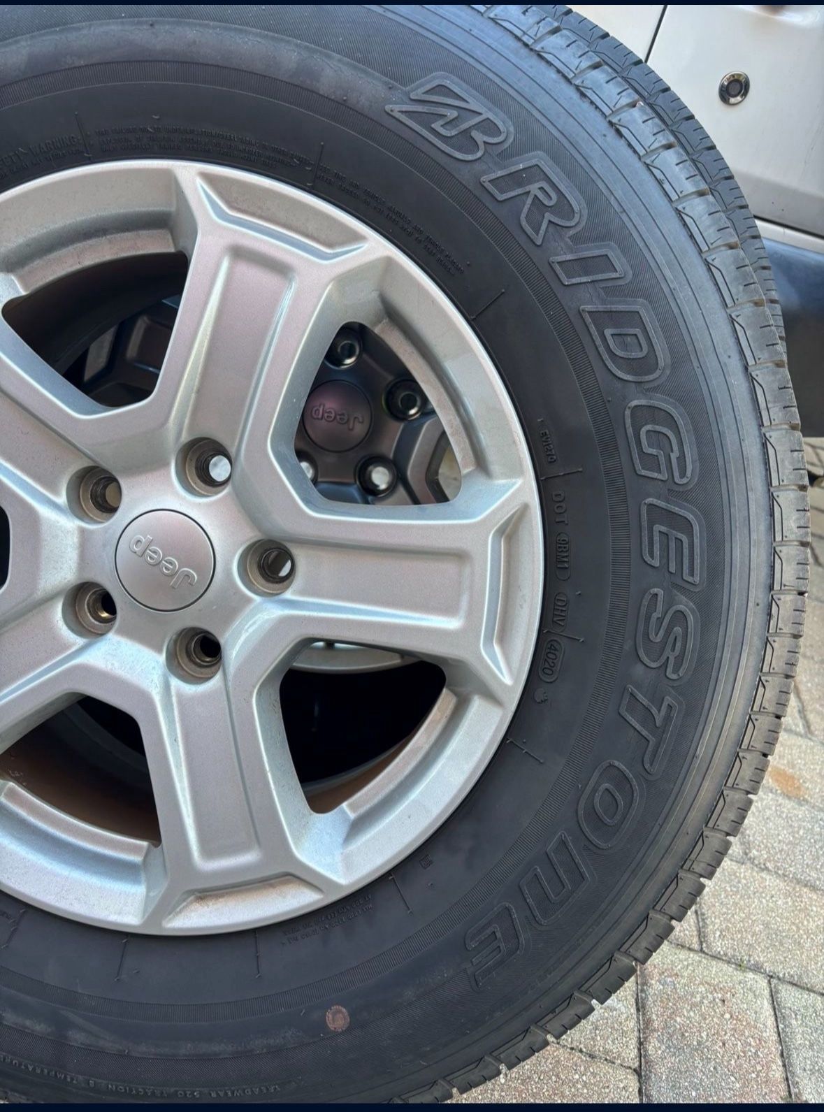 1 Spare Tire OEM Jeep Wrangler Wheel Rim TPMS