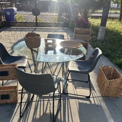 Small Dining table w/ chairs & wicker set