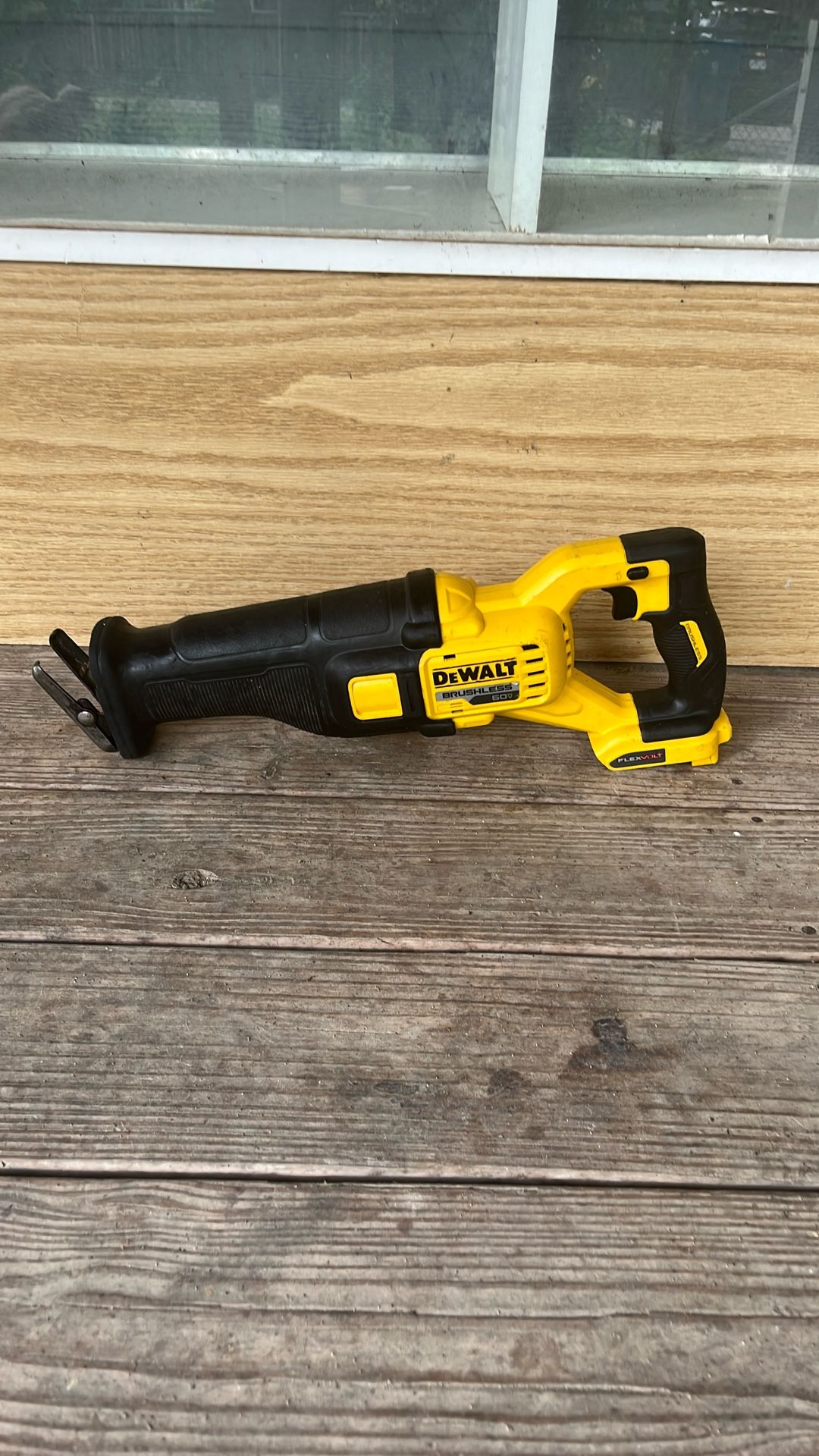 Dewalt Variable Flexvolt  Speed Recíprocating Saw 