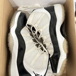 Jordan 11 “Concord” 2011 Size 6Y
