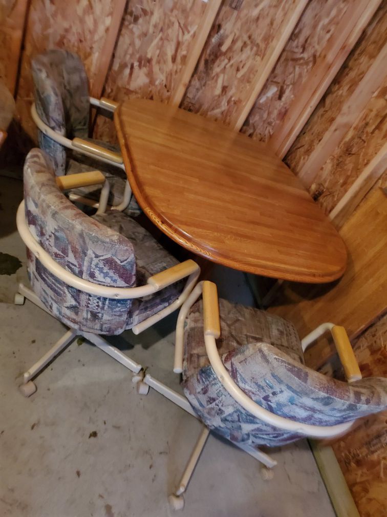 Oak kitchen table 3 chairs