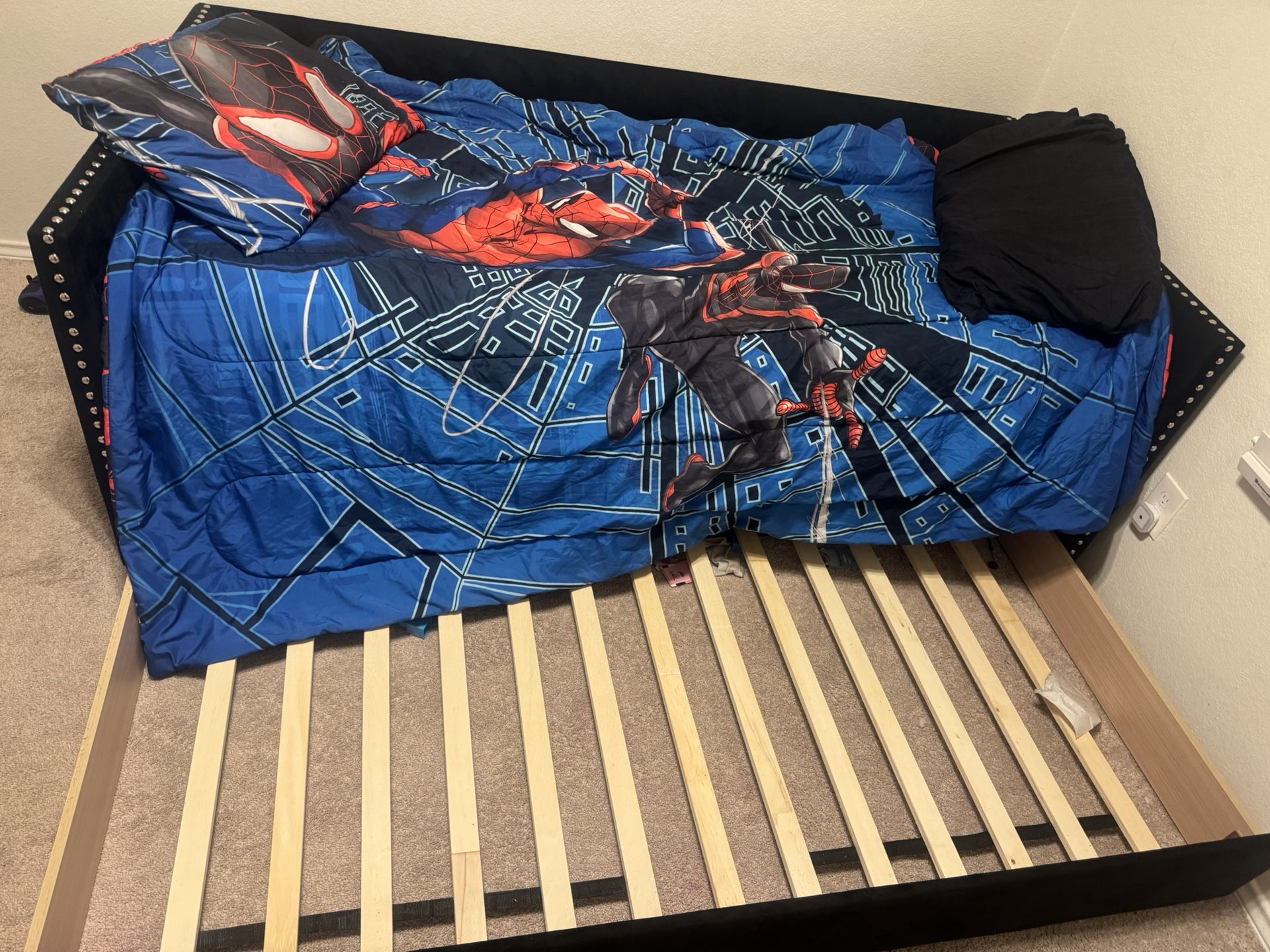 Twin Size Trundle Bed.