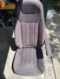 Kenworth seats for a T880 passenger side no base