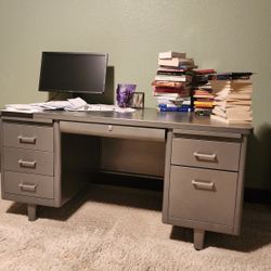 INVINCIBLE  METAL M-LINE DESK 
