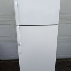 GE Refrigerator  W-28” D-30” H-67”