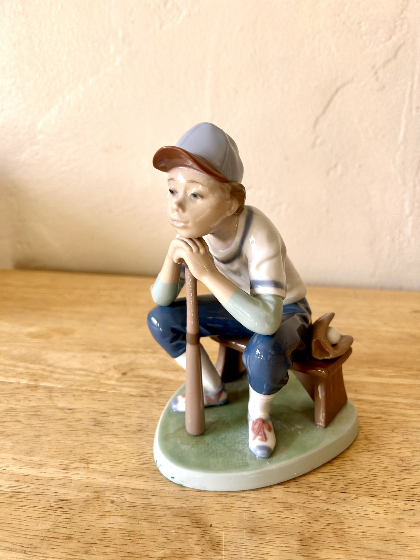 Lladro Nino Baseball Player RARE!! Item#B06092