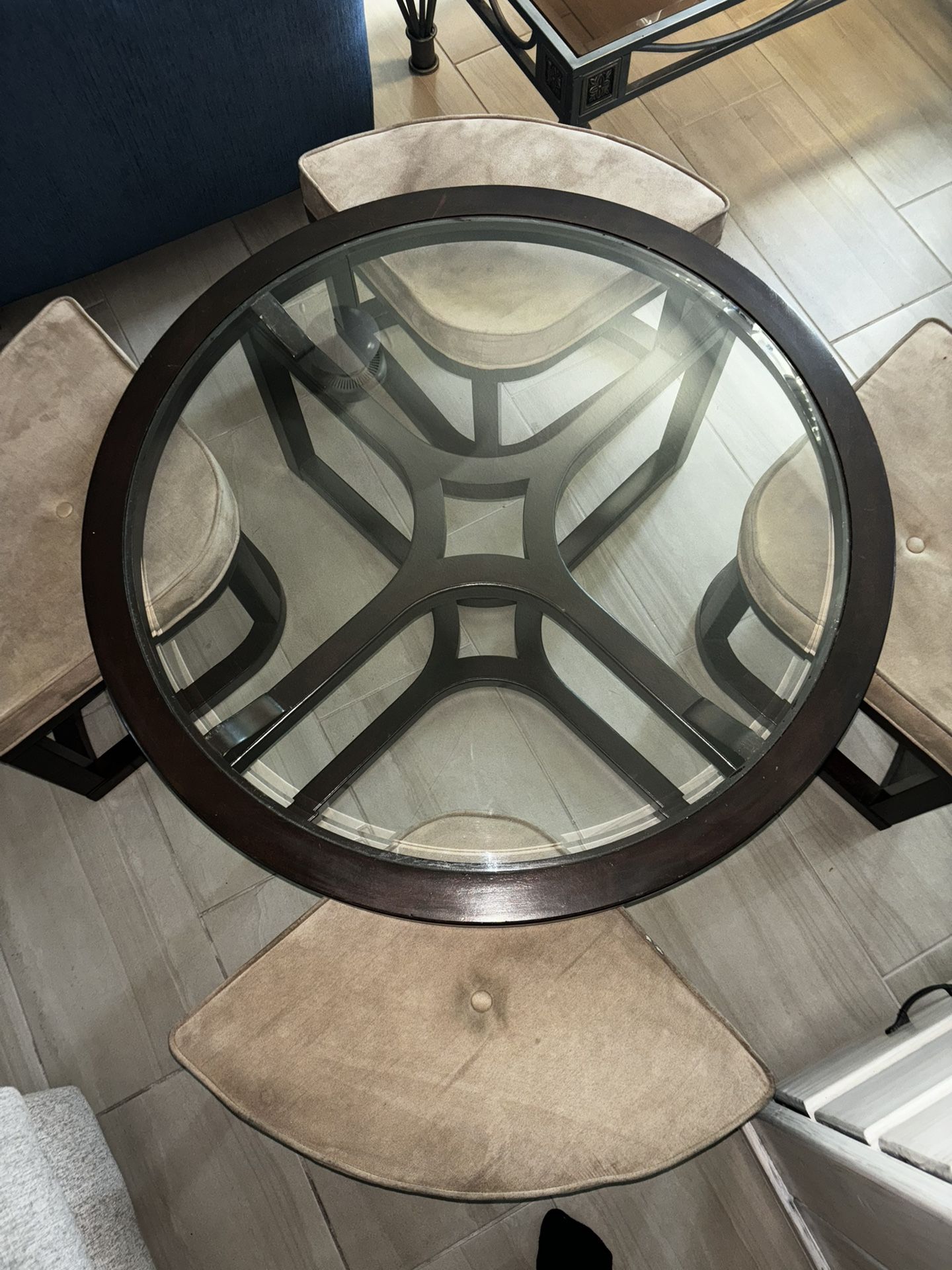 Round Coffee Table + 4 Stools – $50 (Space-Saving Set)