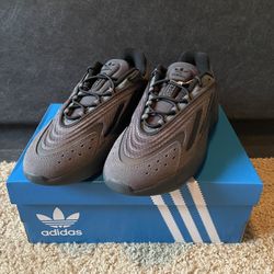 Adidas Ozelia Size 8 Women’s / Size 6 Mens 