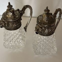 Set of 2 Vintage Hazel Atlas Lion Head Syrup Pitchers/creamers