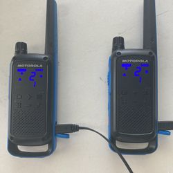 Motorola Talkabout Extreme Walkie-Talkie Two-Way Radios, Rechargeable.