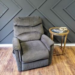 Electric Recliner Lift Chair (Delivery Available!!!)